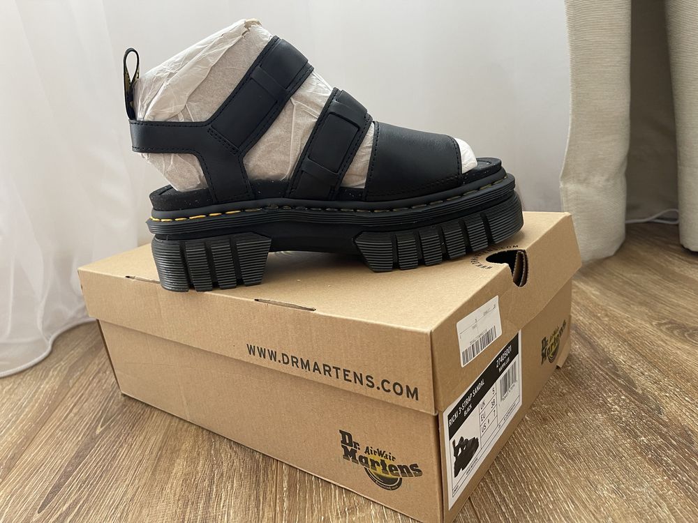 Dr. Martens сандали 38 номер