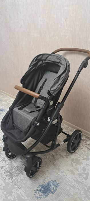 Продам прогулочную коляску 2в1