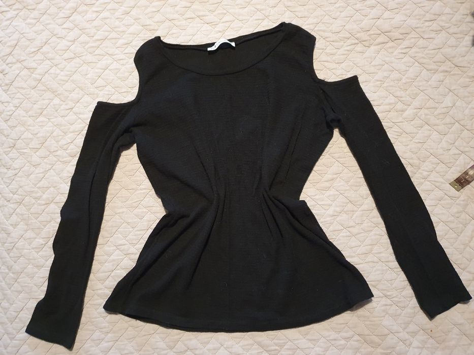 Комплект дрехи за обща стойност 22 лв