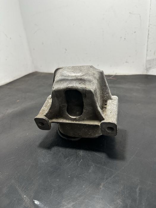 Tampon suport motor stanga Audi A4 B8 2.0 TDI 2.7 TDI 3.0 TDI