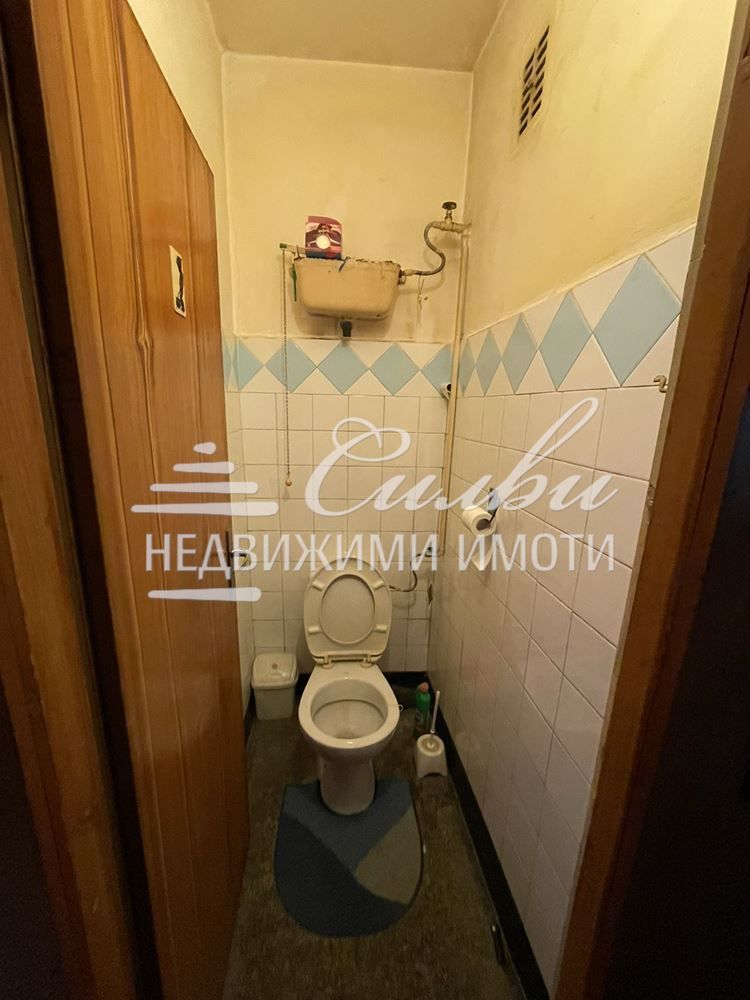 Тристаен апартамент на предпочитан ТРЕТИ етаж – кв. Болницата!!!
