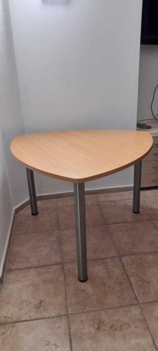 Спешно, 3 бр. маси, лично предаване София