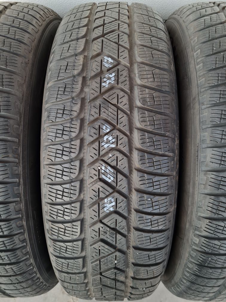 Зимни гуми 4 броя PIRELLIScorpion 215 65 R17 дот 4217