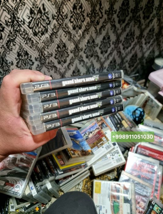 PlayStation 3 uchun disk judayam ko'p miqdorda.