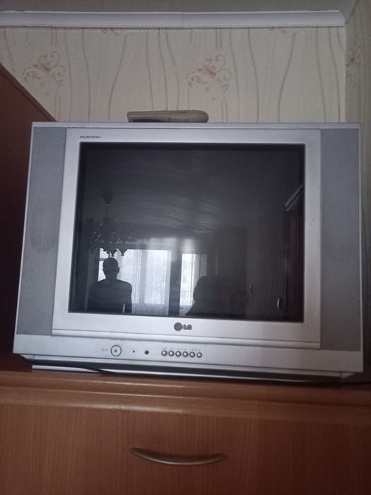 Продам телевизор LG