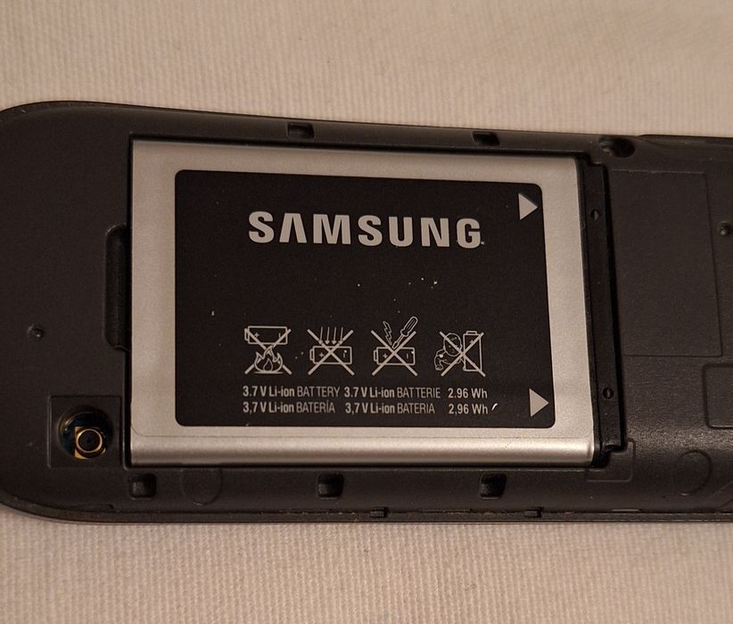 Samsung Keystone2 - telefon pentru seniori / elevi