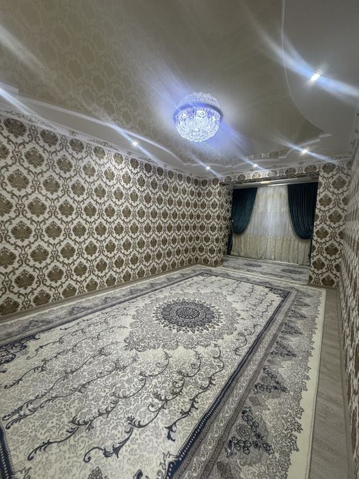 Квартира сотилади 2 этаж 3 хона.