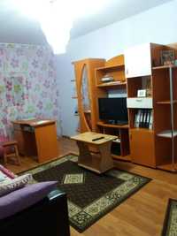 Închiriez apartament 3 camere