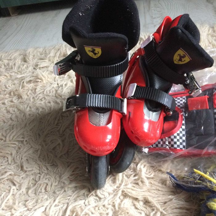 Role in-line Ferrari, 30-33