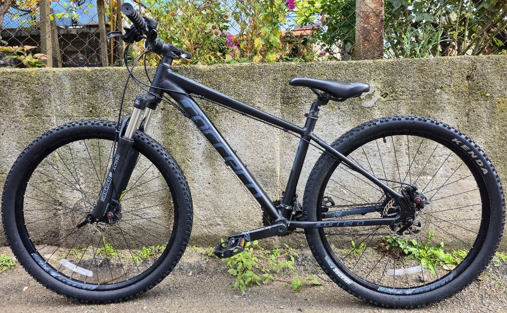 Carrera Vengeance 27.5 цола S размер рамка 2х8 скорости Дискови спирач