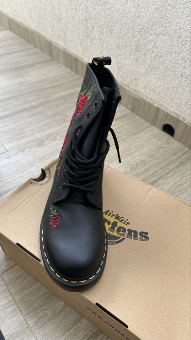 Incaltaminte dama Dr Martens noi cu cutie