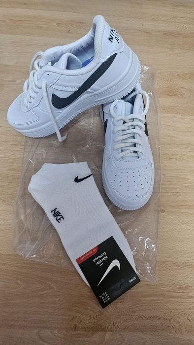 Нови маратонки NIKE