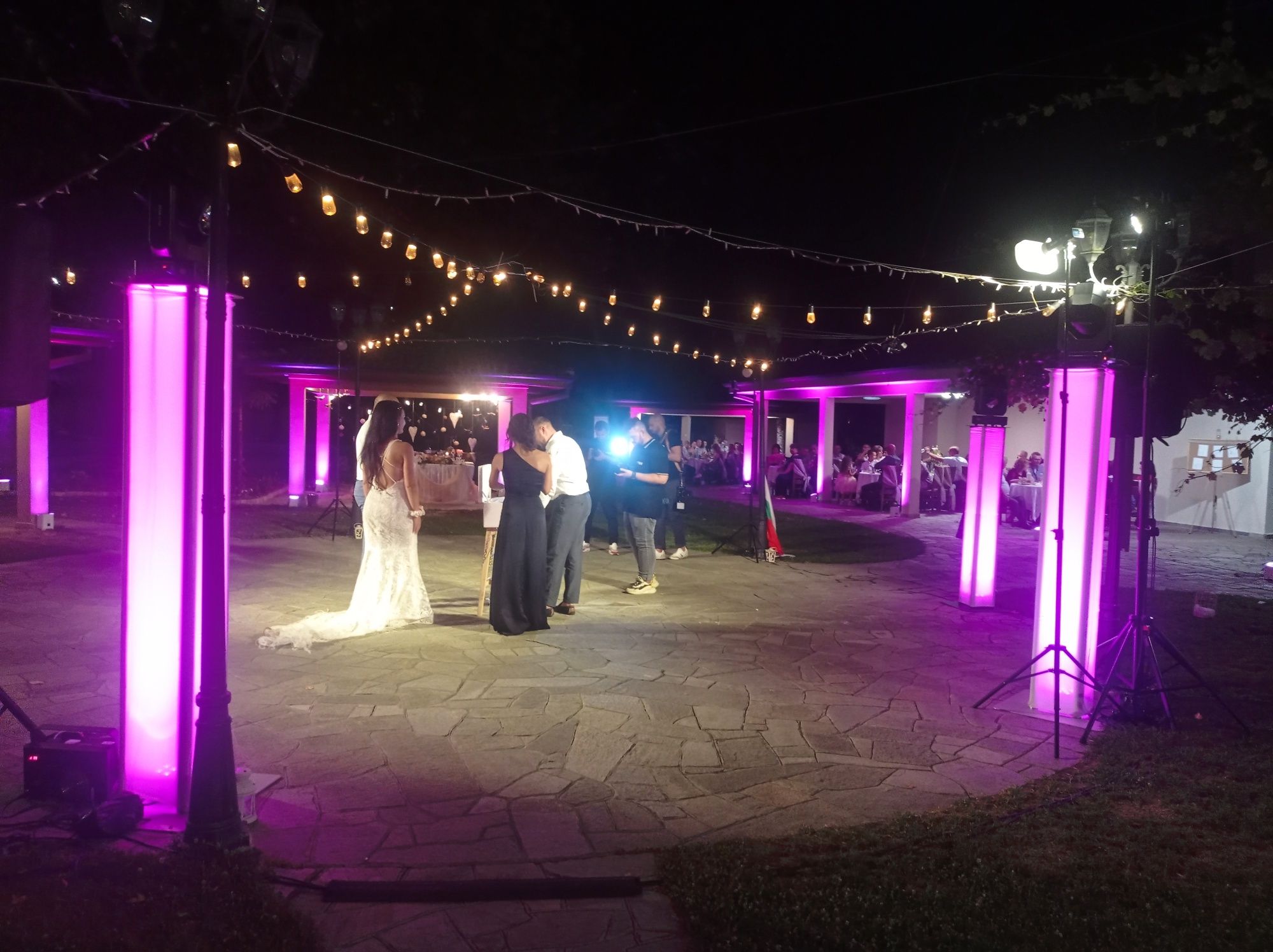 Сватбено осветление и парти ефекти