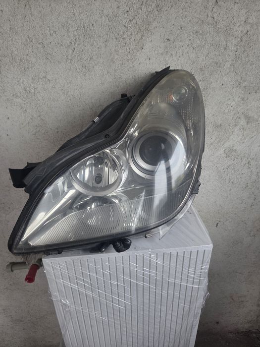 Ляв Фар Mercedes CLS 04-10г. Xenon и Завиване