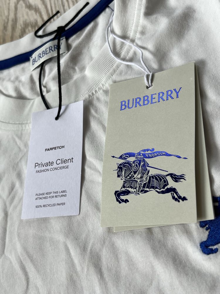 Burberry EKD-embroidered cotton T-shirt. ОРИГИНАЛНА