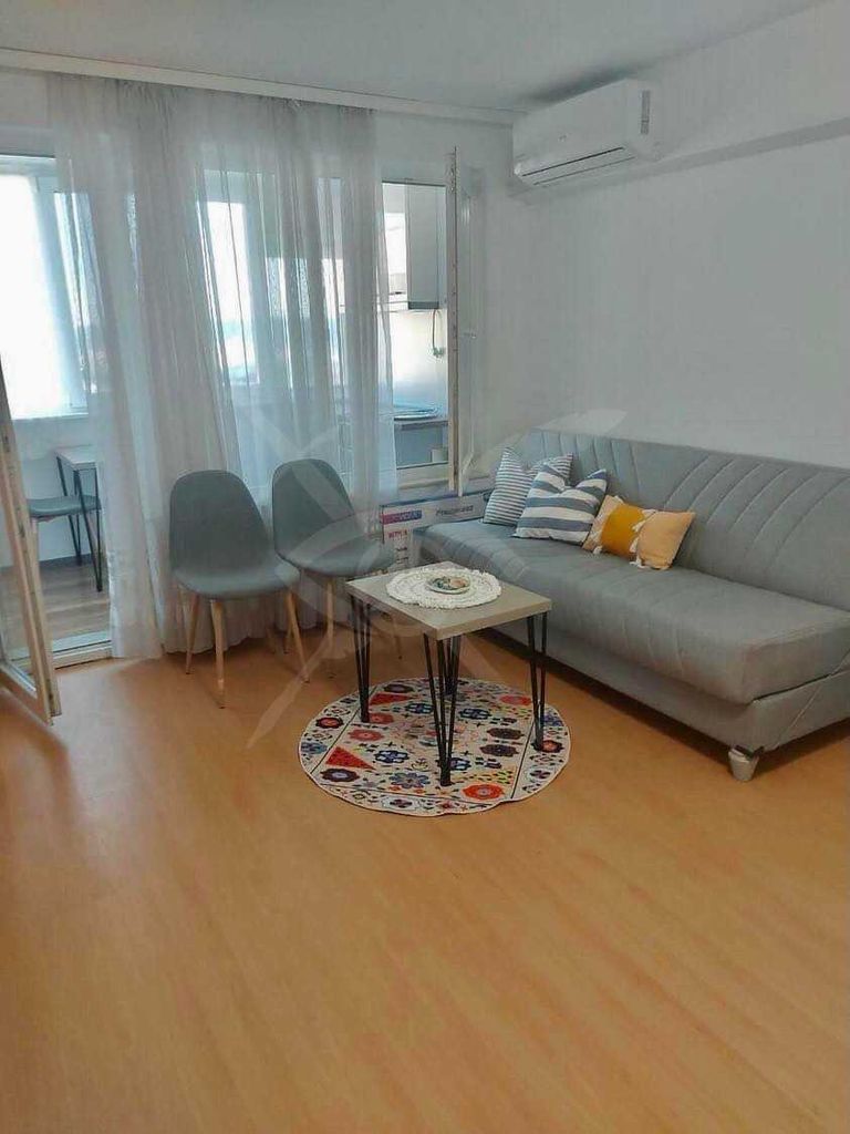 Дава се под наем Едностаен апартамент в Варна, Левски - 35 кв.м за 350 € - Снимка #1