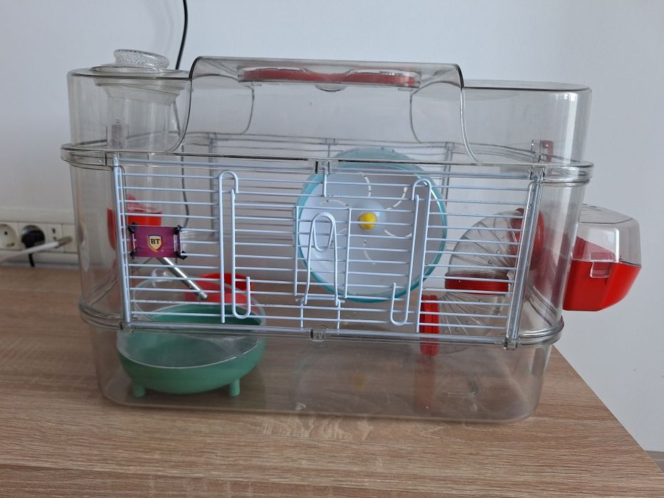 Cusca hamster + rumegus + hrana