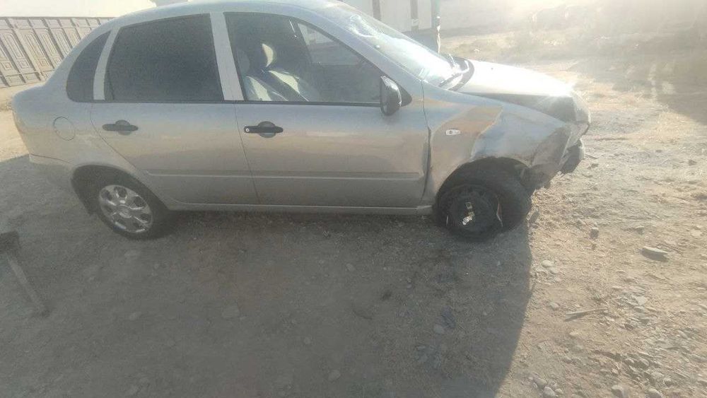 Mashina Sotiladi Lada calina