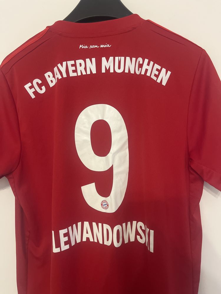 Bayern Munchen 9 Lewandowski. Size L