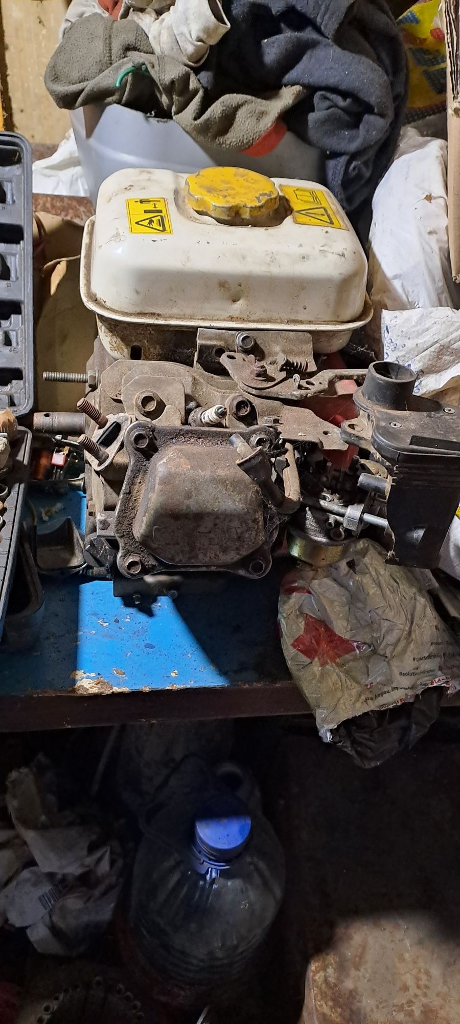 Reparati motoare de 6 cai Dezmembrez  și repar