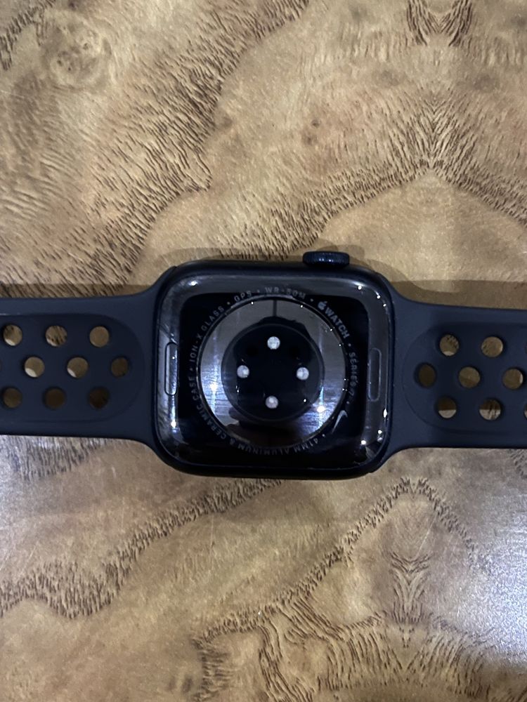 Срочно продам Apple watch nike series 7, 41mm