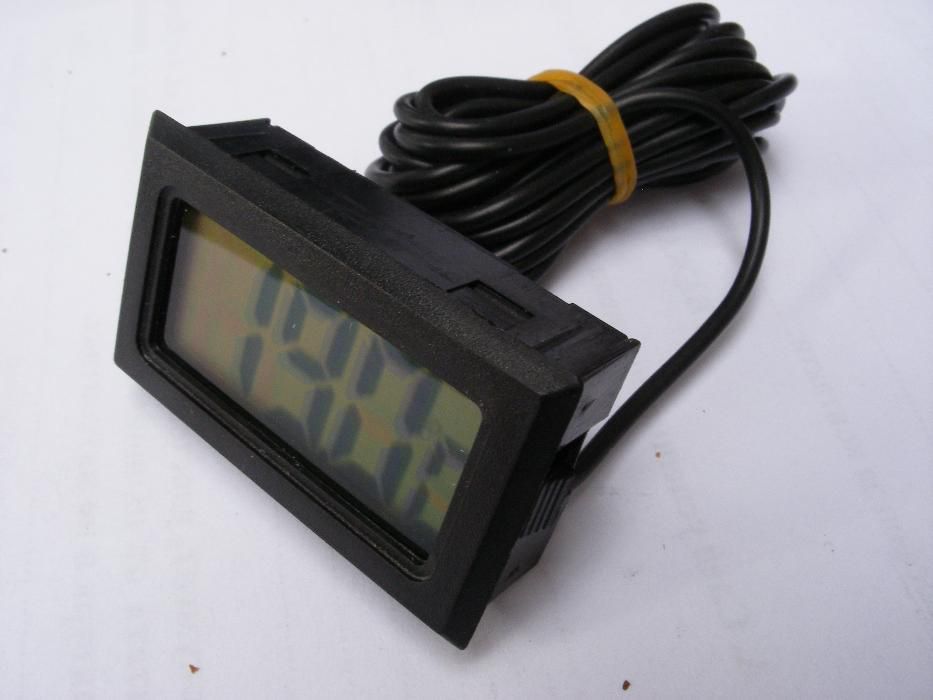 Панелен LED / LCD термометър -50 - +110 ° C със сонда червен/син/зелен