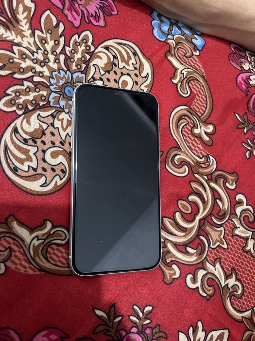 Айфон 11 гарантией