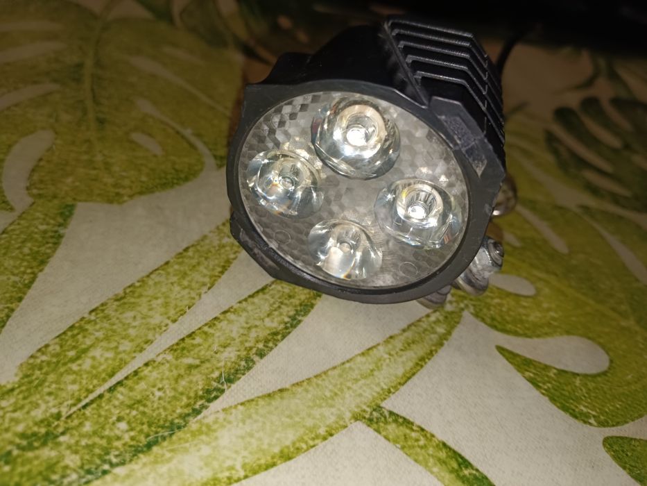 Фонарь для велосипеда самоката мопеда