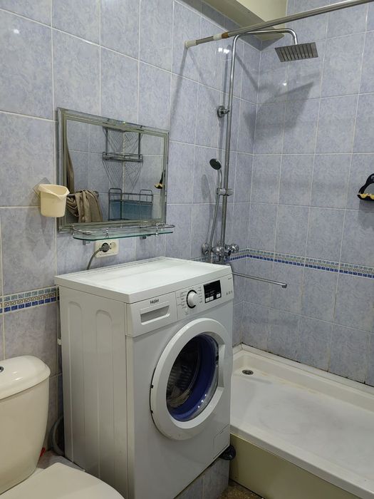 Срочно очень Продаётся  1 ком Дустлик 2 этаж 37 квадрат метр