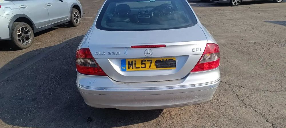 Dezmembrari / Dezmembrez Mercedes Clasa CLK 2.2 CDI 646966 cutie viteze manuala cod culoare 775 Iridium Silver