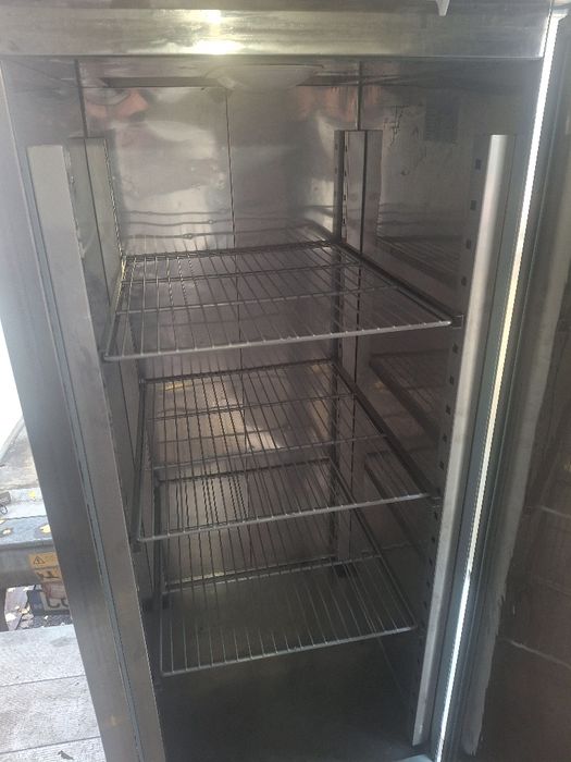 Хладилник професионален средно температурнен