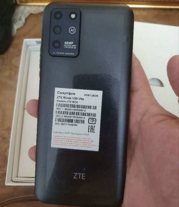 Srochna Prodam Sotiladi ZTE Blade V30 4/128Gb Black 4G Orginal