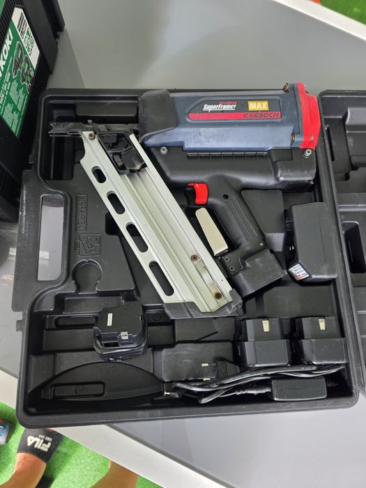 Pistol cuie Max GS 690 CH