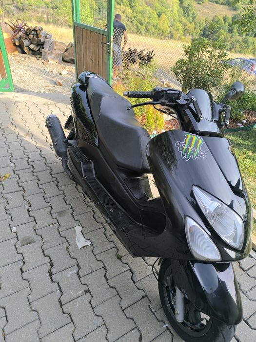 Продавам скутер Yamaha Majesty