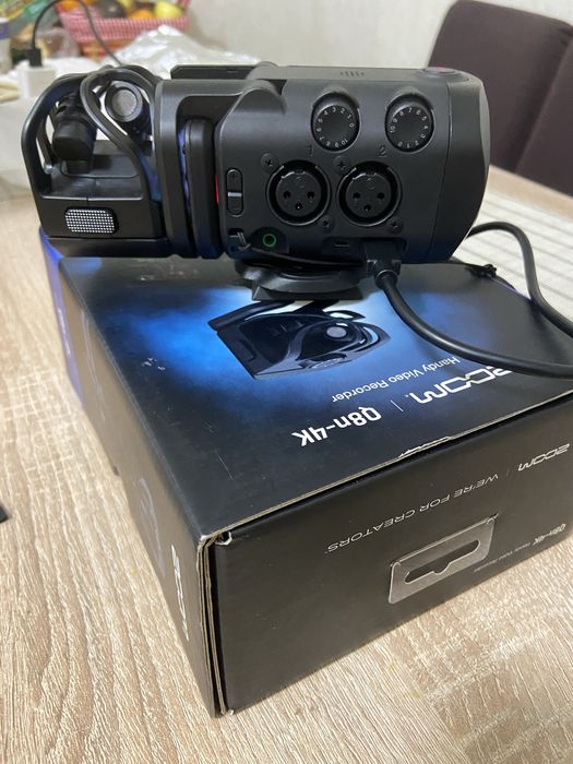 Zoom Q8n-4K Camera Video Handy Recorder