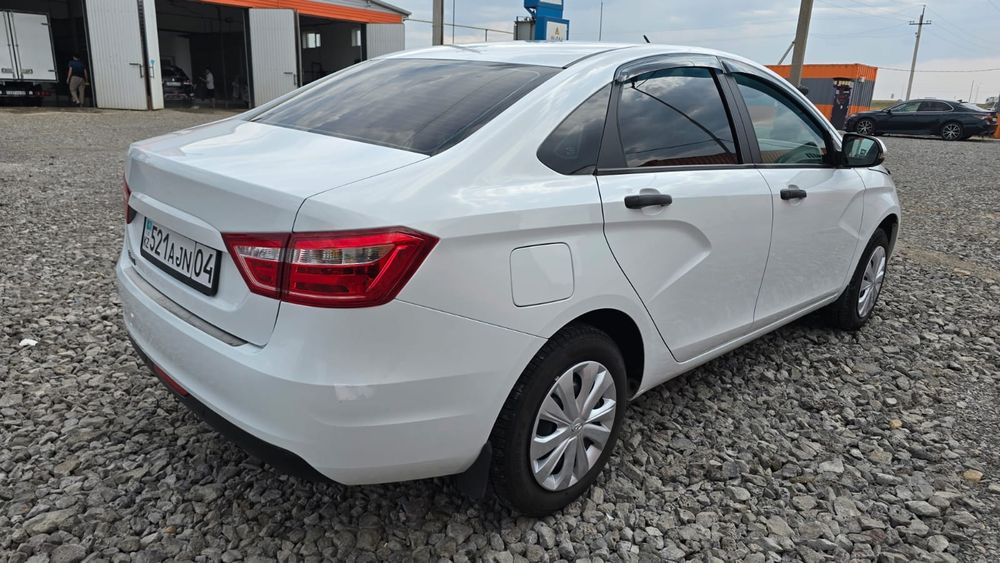 Продам Ладу Весту в идеальном состоянии