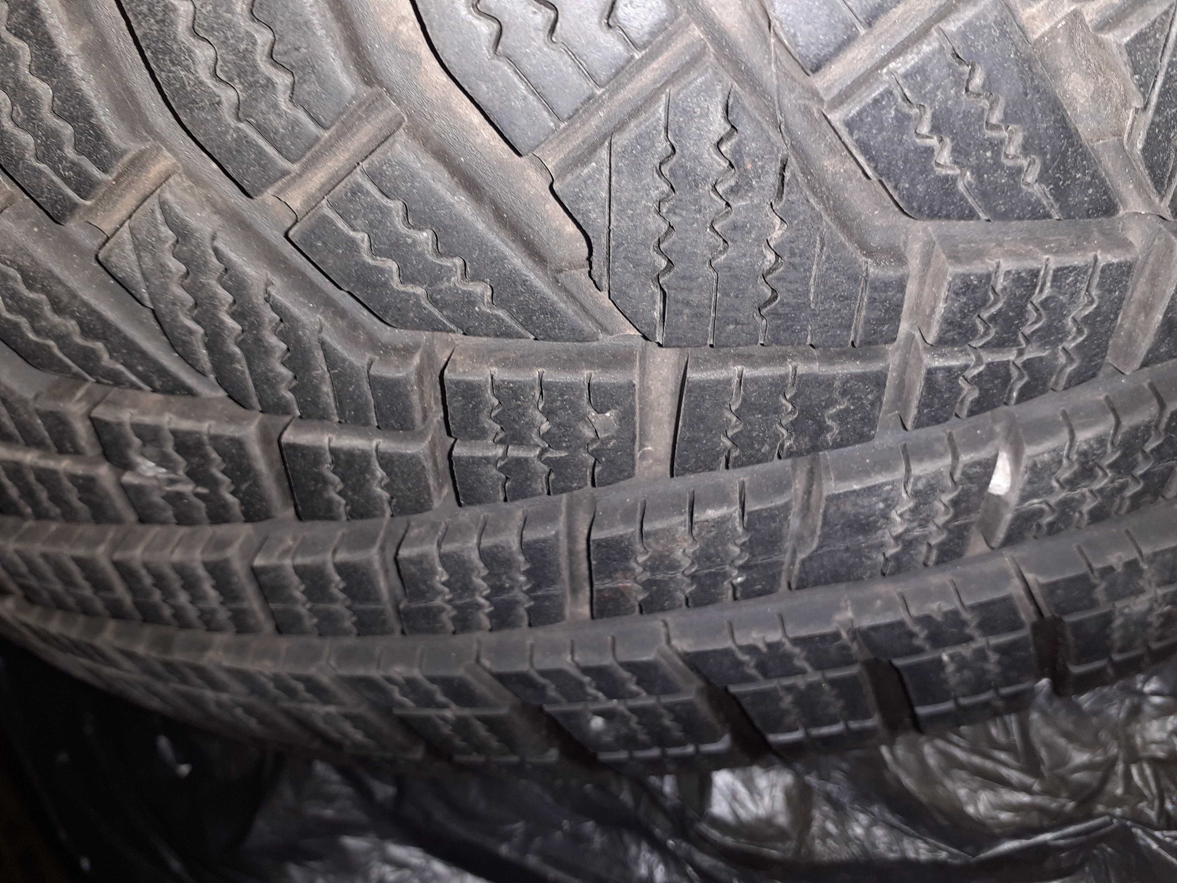 205/60/R16 Hankook Winter