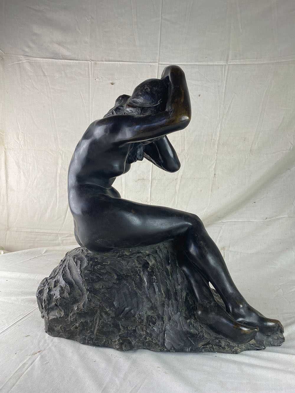 Statuie mare de bronz nud