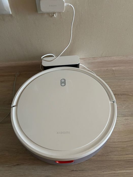 Робот-пылесос Xiaomi Robot Vacuum E10 белый