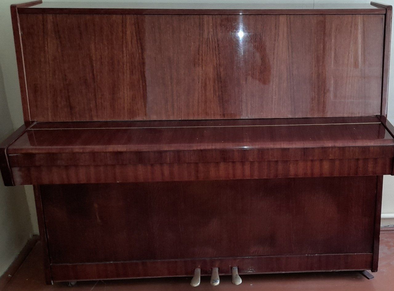 Sovetskiy Belarus pianina