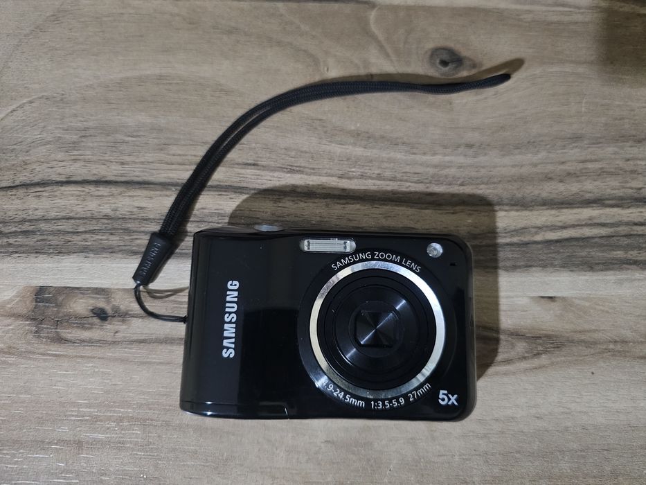 Samsung ES28 Камера + 2GB SD карта + Кабел – Отлично състояние!