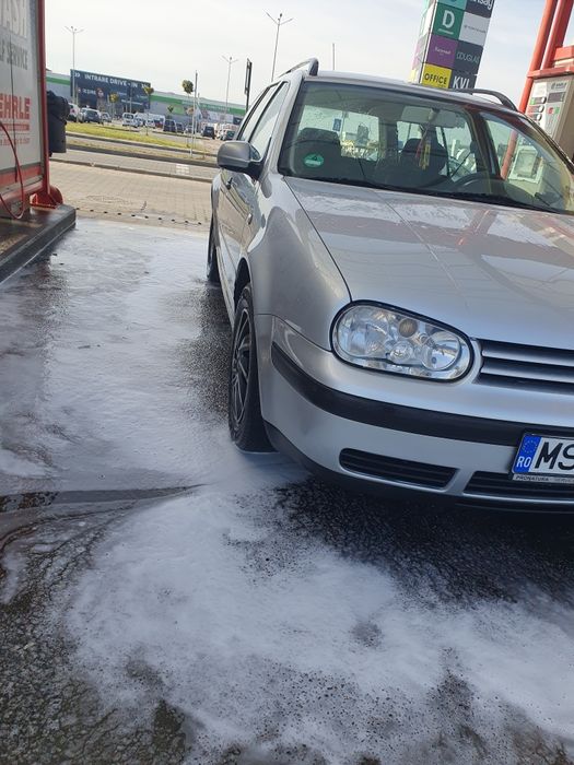 Vând sau schimb golf 4 14 bezina 16 valve