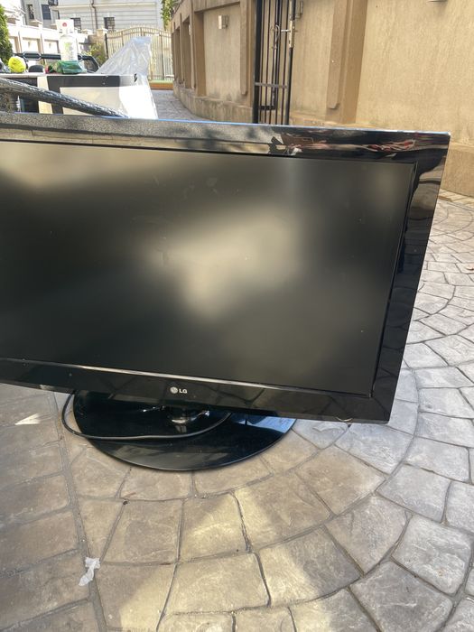 Televizor LG diagonala 108