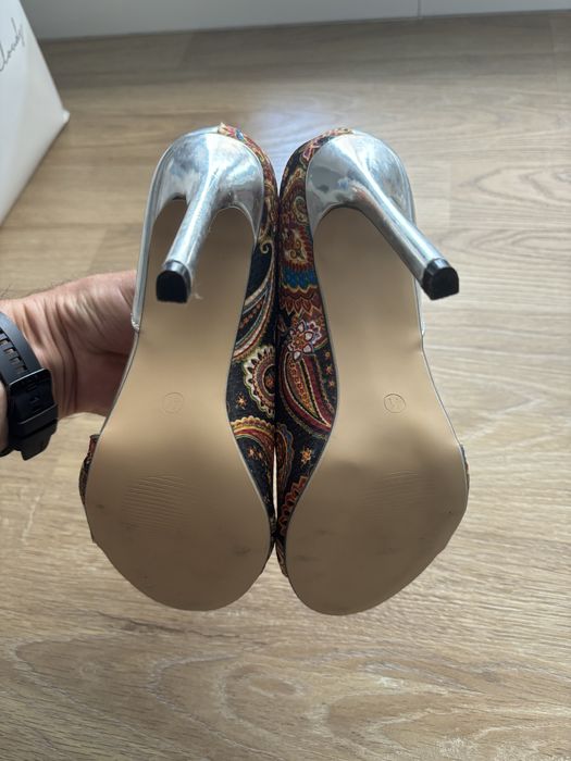 Vand pantofi dama noi