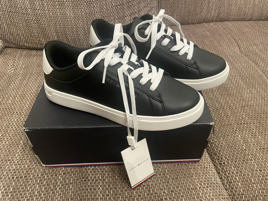 Adidasi Tommy Hilfiger