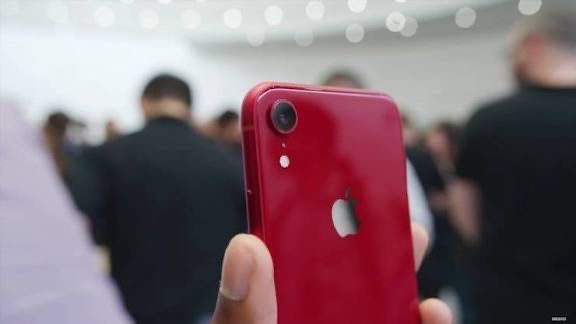 продам iPhone XR