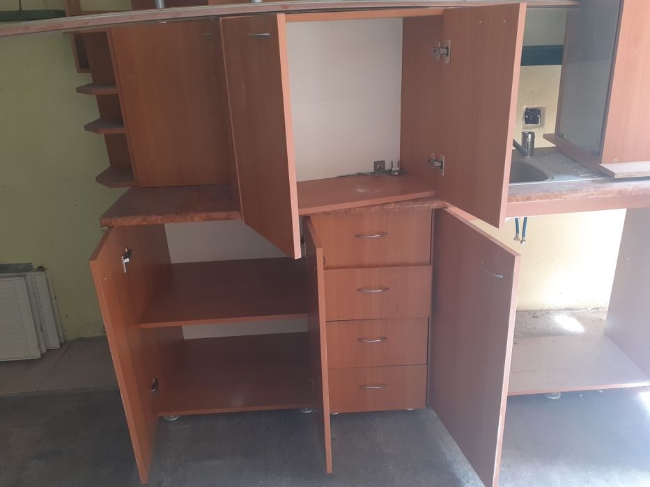 Mobilier de bucatarie in stare foarte buna, negociabil