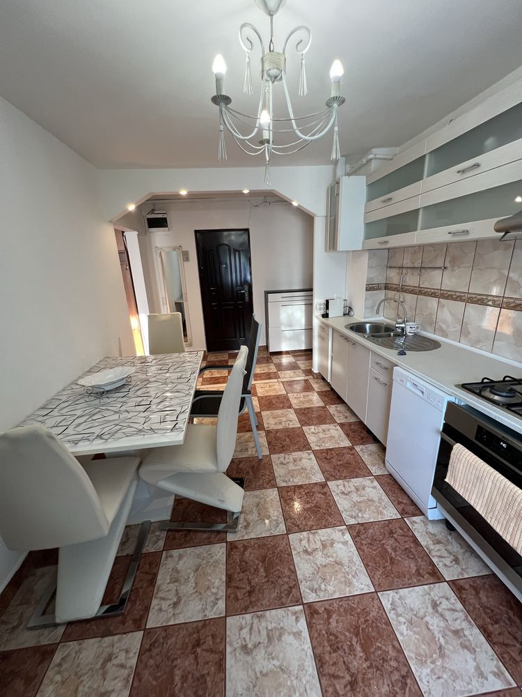 Închiriez apartament 2 camere Bd. Regele Ferdinand (Granicerilor) et.1
