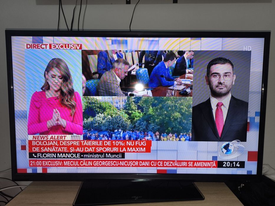 Televizor SmartTech 121 cm