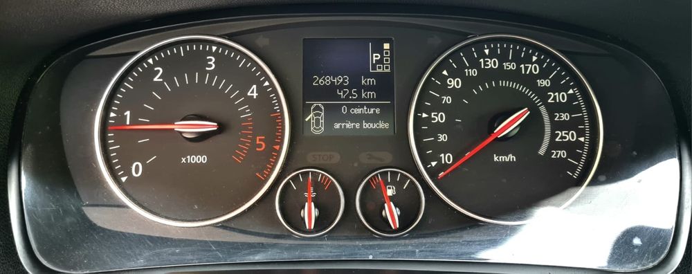OCAZIE! Renault Laguna Automata, 1.5 dci, Euro 5,An 2014,3200 EURO